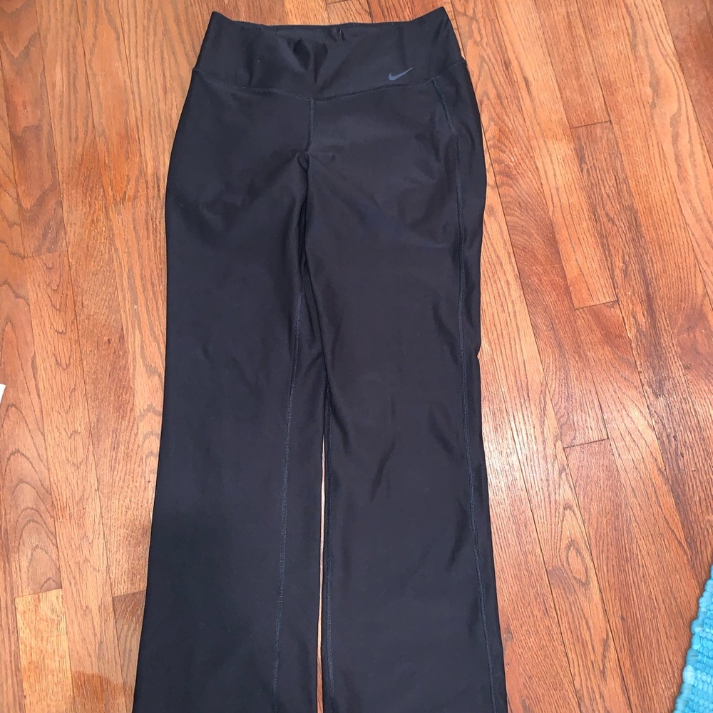 Women’s black nike  yoga pants